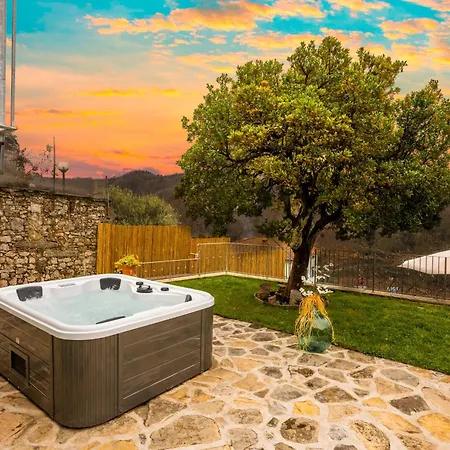 Jacuzzi Privata E Splendida Vista In Bellissimo Vakantiehuis Coreglia Antelminelli
